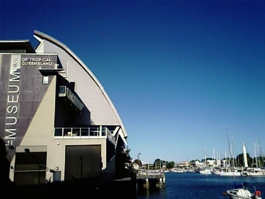 Museum_of_Tropical_Queensland_from_Flinders_Street_East